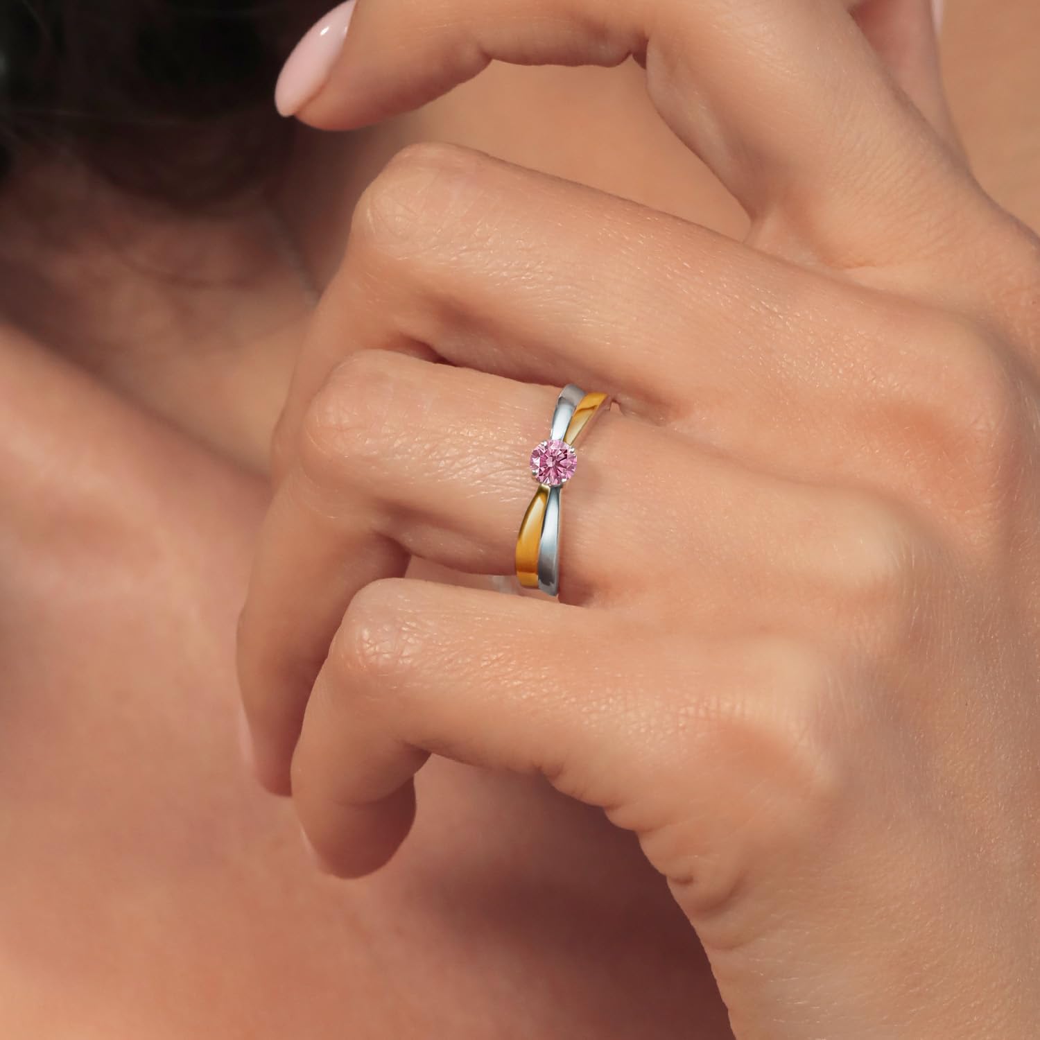Gem Stone King 925 Silver and 10K Yellow Gold Pink Lab Grown Diamond Solitaire Engagement Ring For Women (0.25 Cttw, Round 4MM, Gemstone Birthstone)