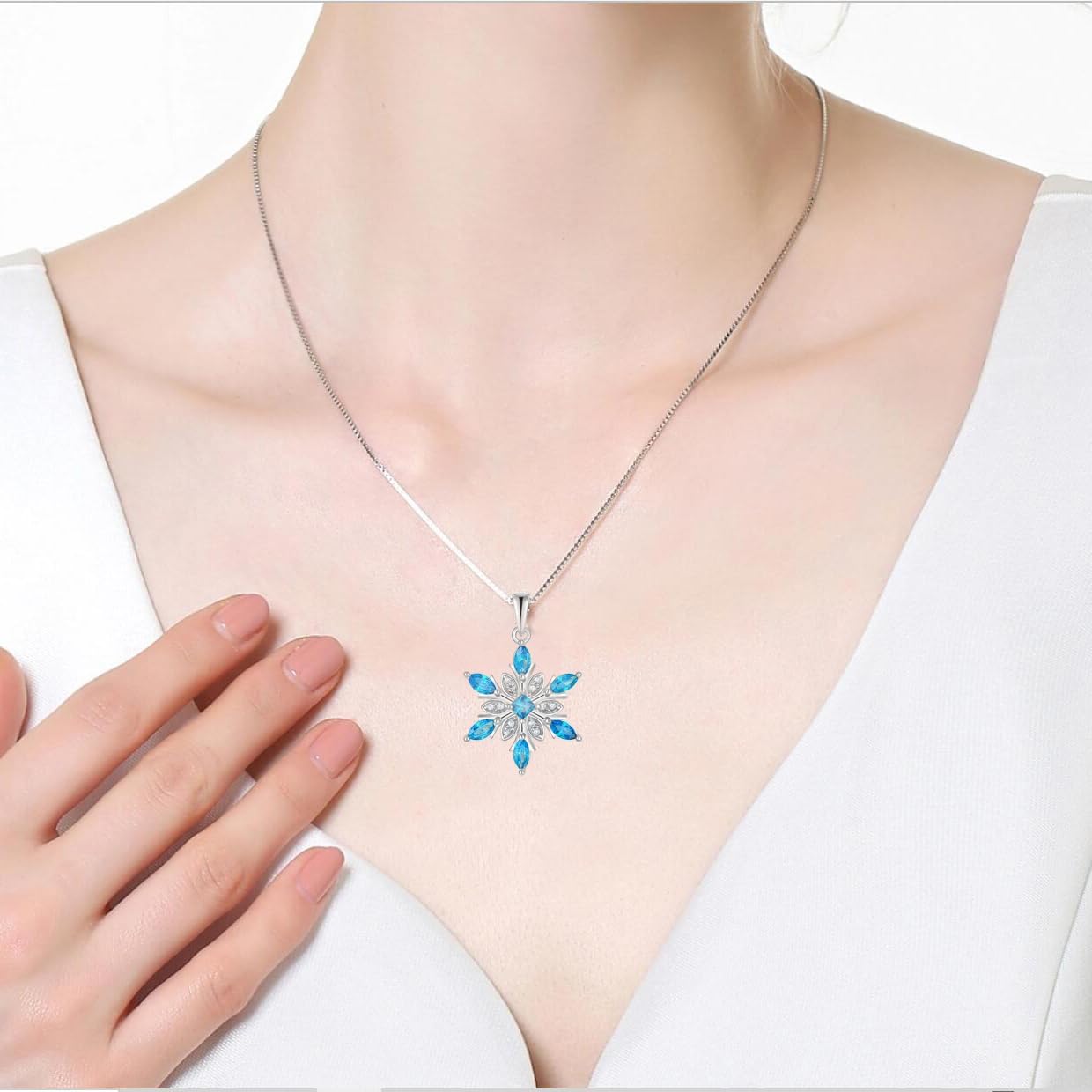 Snowflake Necklace 925 Sterling Silver Winter Pendant with Chain with 5A Cubic Zirconia Jewelry for Women