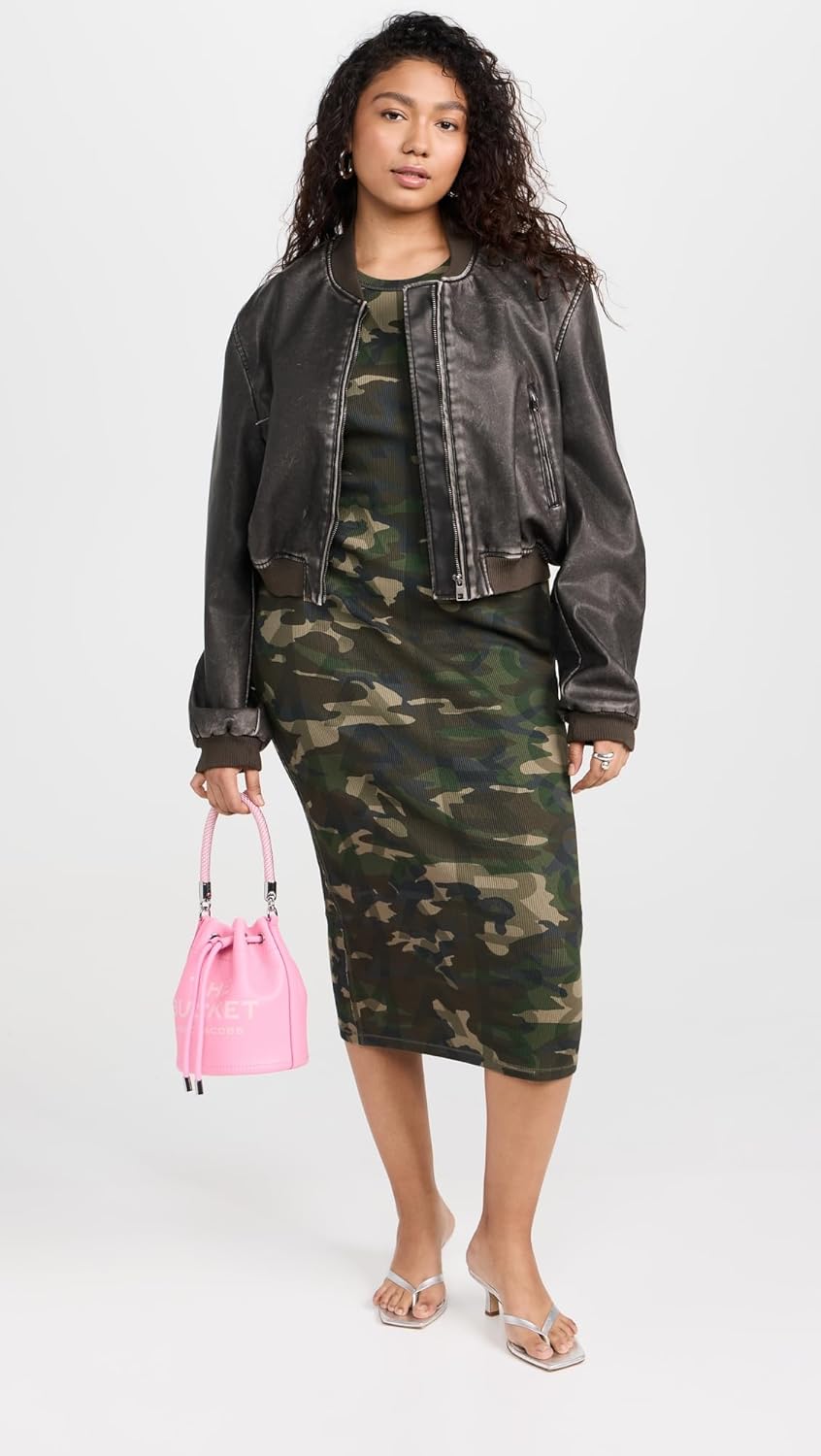Marc Jacobs Womens The Leather Bucket Bag