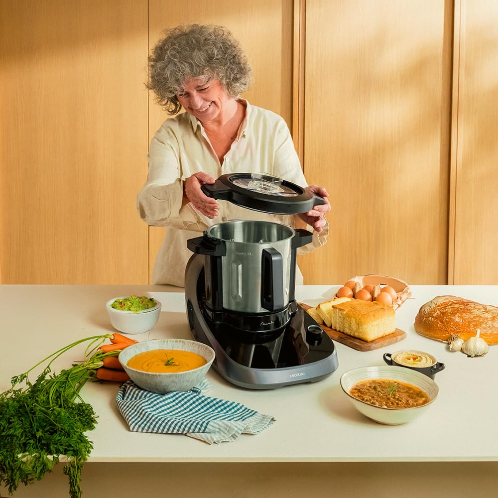 Cecotec Robot da Cucina Multifunzione con dispenser alimentare Mambo CooKing Unique. 2200 W, 45 funzioni, migliaia di ricette guidate, brocca unica da 5 l, accessori: vaporiera o pala per stufati