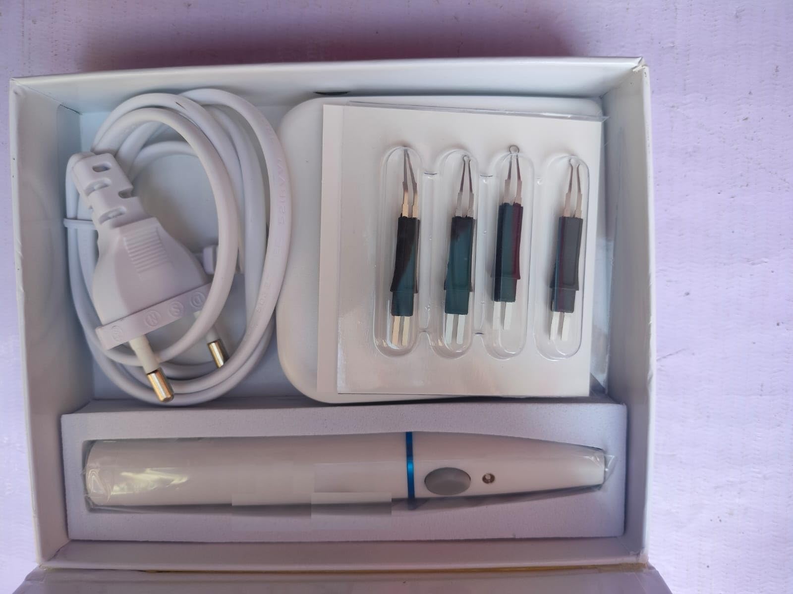 Coupe-gutta Percha | Design ergonomique | Rechargeable | Embouts chauffants autoclavables | Quatre types différents