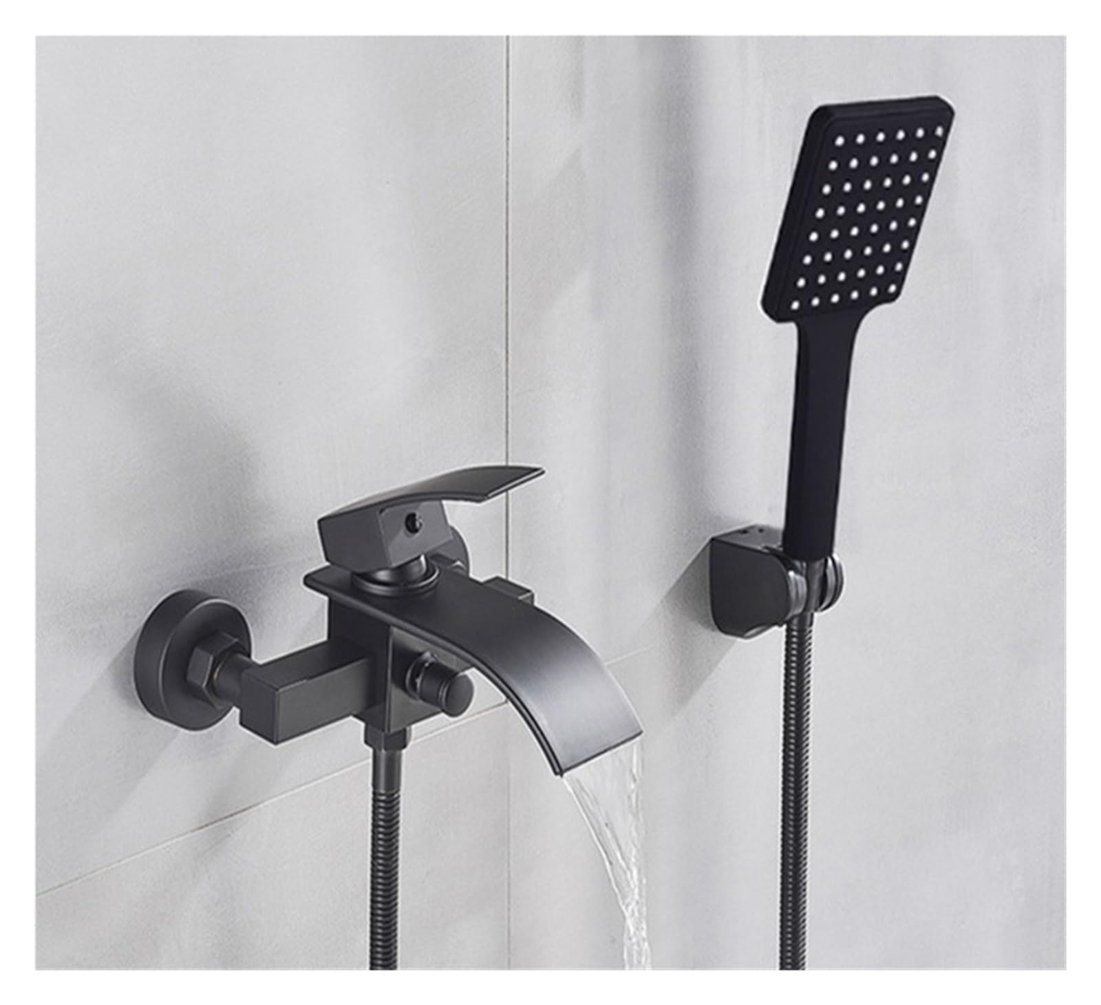 Robinet de douche mural avec cascade pour créer un spa dans votre baignoire