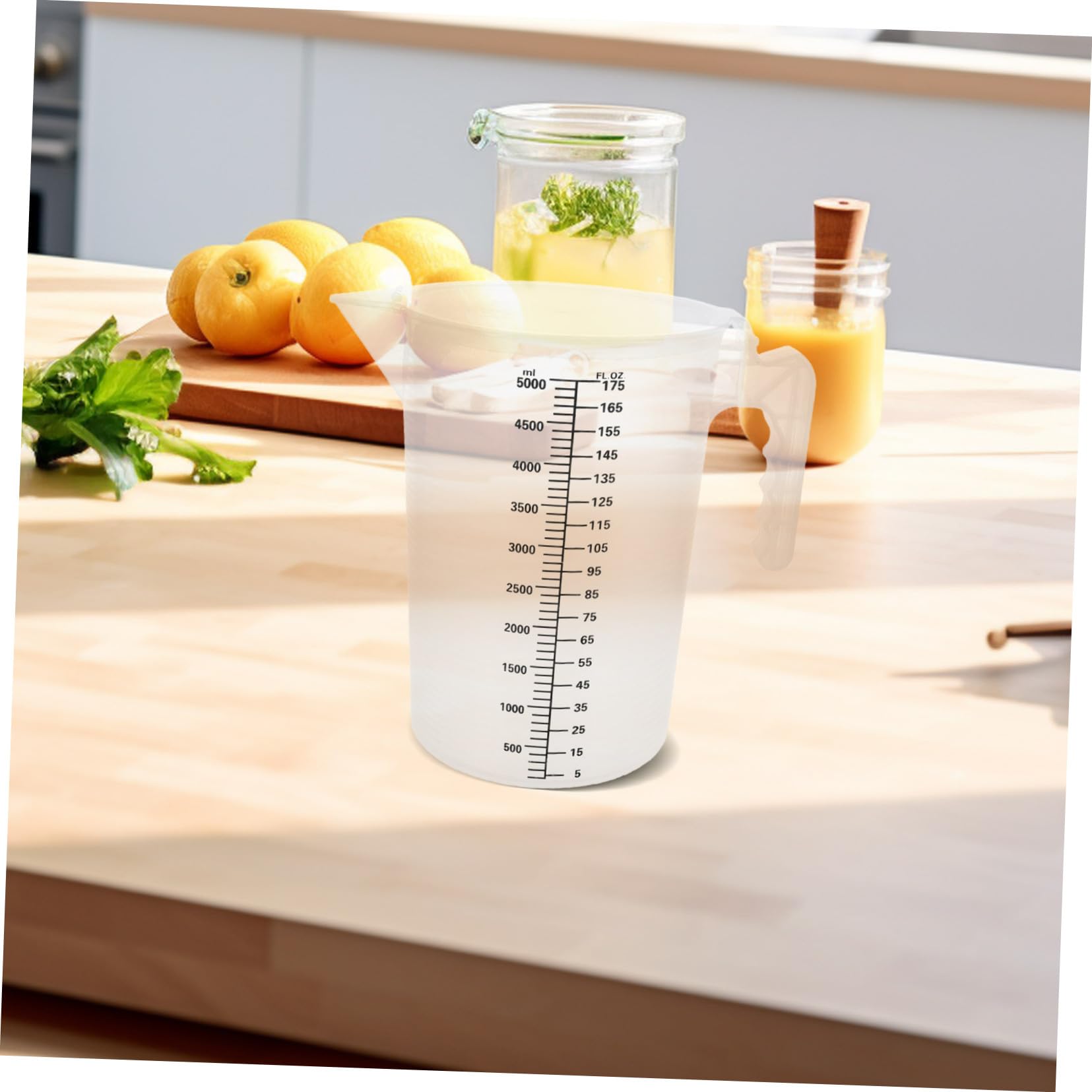 MAGICLULU Caraffa Graduata in Pp da 5l con Coperchio, Misurino Cucina Trasparente per Ricette di Bevande, Design Grande Capacità per Cucine Professionali