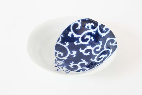 Mino ware Japanese Ceramics Pair Round Plate Japanese Cat (set of two) made in Japan GBS222 (Medium Deep, Furoshiki)