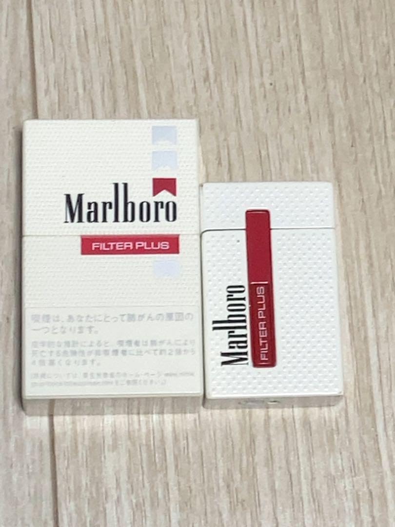 マールボロ灰皿とマールボロライトのギフトセット。2個セット Marlboro カラビナ付き 携帯灰皿 ライター 2個セット マルボロ - メルカリ