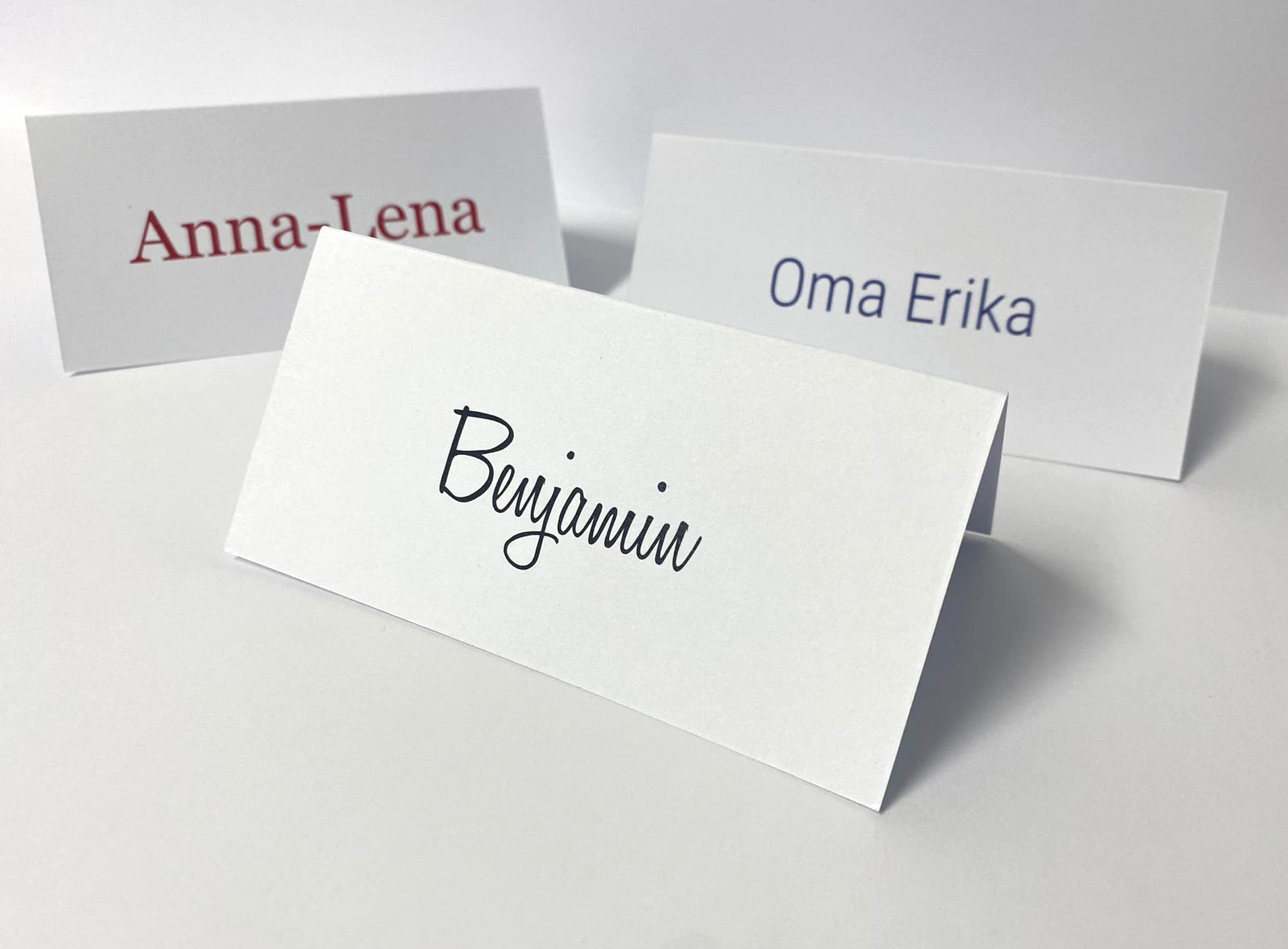 Tischkarten weiß mit Namen personalisierbar eingedruckt | Schriften, Farben und Sets auswählbar | Aufdruck einzeln individualisiert mit Namen der Gäste | für Hochzeit, Geburtstag uvm. (75)