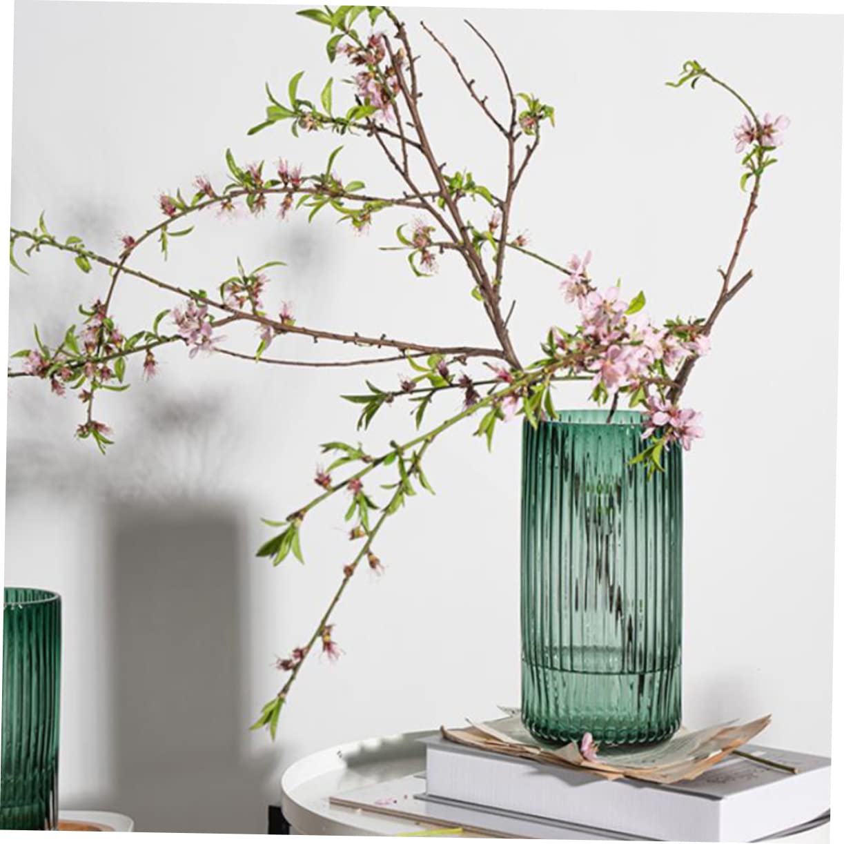 Sosoport Jarrón de Forma de Columna Diseño Sencillo de Estilo Nórdico para Arreglos de Flores Salón Talla Rayas Verticales Inspiradas Romano Jarrón de Vidrio para Plantas Acuáticas o Secas