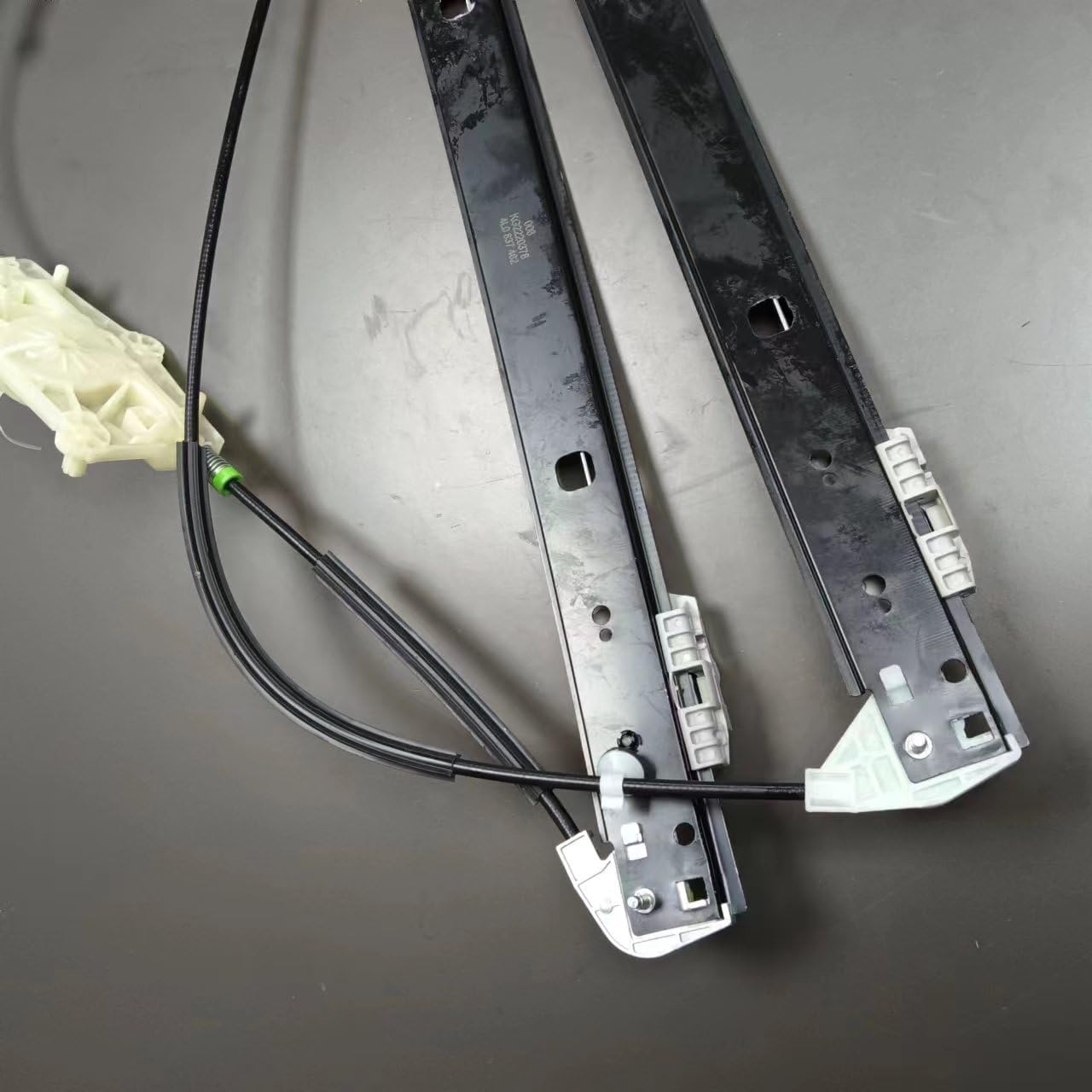 LIFTER BRACKET - RIGHT FRONT 4L0837462A 4L0 837 462A, Compatible with Q7/07-15