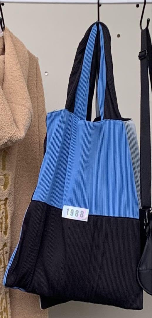 未開封 男闘呼組 ニット風1988 ショルダートートバッグ（灰色/黒色） 未開封 男闘呼組 ニット風1988 ショルダートートバッグ（灰色/黒色）