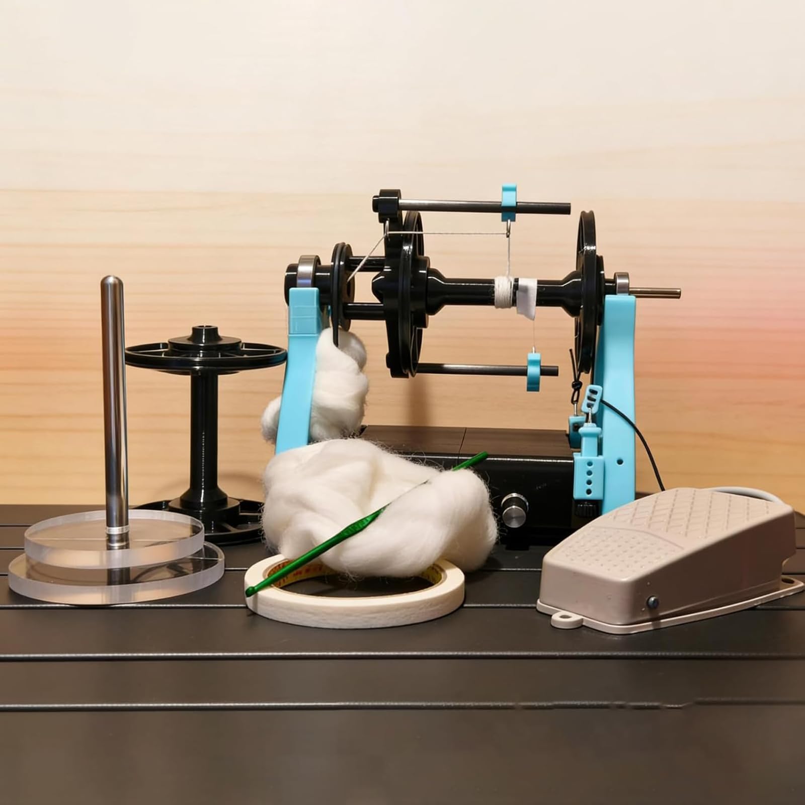 Elektrisches Garnspinner-Set, 12 V, kleines Spinnrad für Wolle, einstellbare Geschwindigkeit, vorwärts und rückwärts, für Wolle, Baumwolle, Seidenfasern
