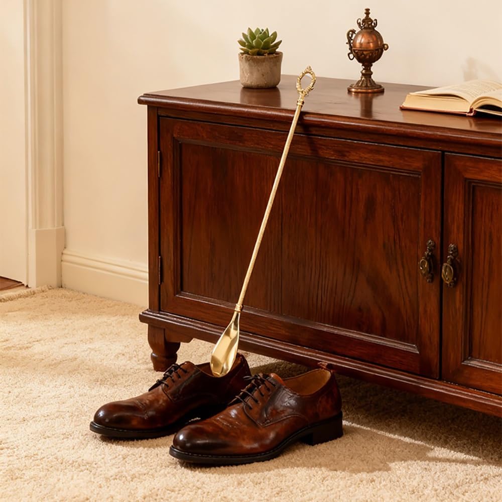 Calzador de Mango Largo, Cuchara Para Zapatos Calzador De Latón 47 Cm Con Mango Largo, Creativo For Personas Mayores, Herramienta Regalo For La Entrada Del Hogar Portátil Para uso en Viajes(57 cm)