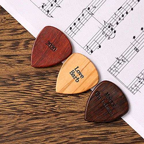 Dinikally Sty1 Lot de 3 médiators de guitare avec boîte en bois - Les Beatles, Paul McCartney, John Lennon, RIngo Starr, George Harrison Dinikally Sty1 Lot de 3 médiators de guitare avec boîte en bois – Image 4