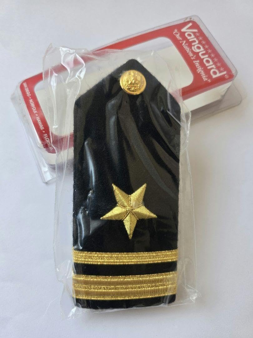 ★米海軍★中尉 ショルダーボード階級章（男性用）/ペア（2枚1組） 米海軍中尉 ショルダーボード階級章男性用ペア2枚1組 （Amazon