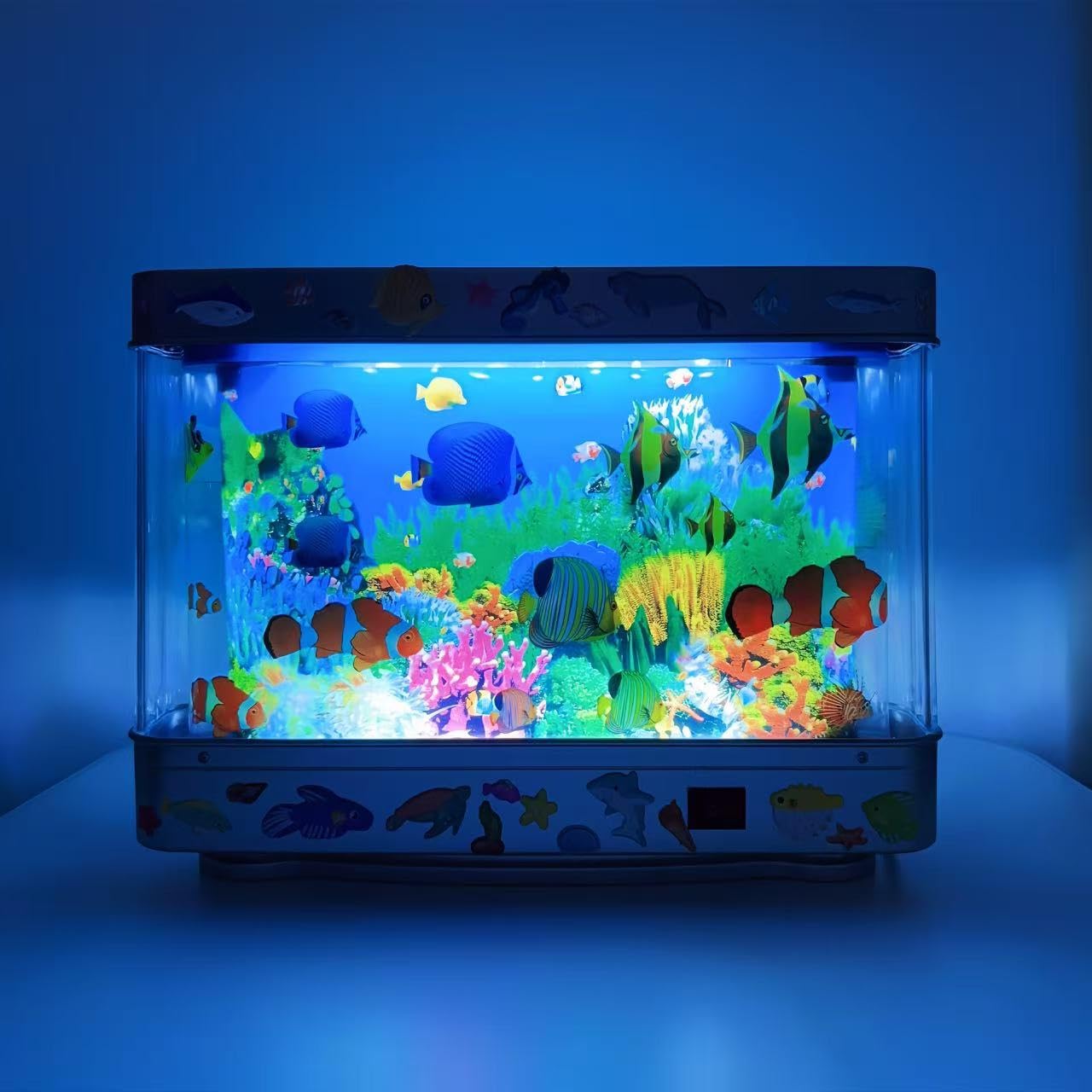 Fake Fish Tank Lamp - Moving Aquarium Night Light with Virtual Ocean Effect, 80s Retro Design for Adult Relaxation, Artificial Aquarium Decorative Lamp for Kids' Room and Cat Owners(US Plug)