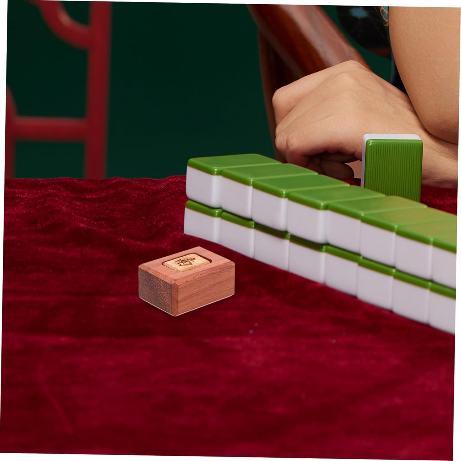 KOMBIUDA Mahjong Wind Indicator Essential Mahjong Accessory for American and Chinese Games Enhances Gameplay Experience for Professionals and Casual Players Sturdy Wooden Design