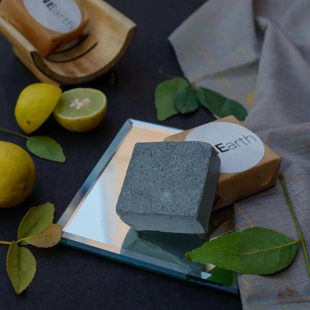 ONEarth Raw Charcoal & Lime Peel Shaving and Detox Bar-image-1