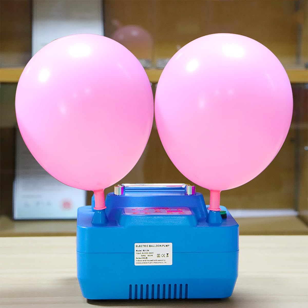 Przenośna elektryczna pompka balonowa 800 W, nadmuchiwacz z podwójną dyszą z podnóżkiem i torbą do przechowywania do dekoracji weselnych