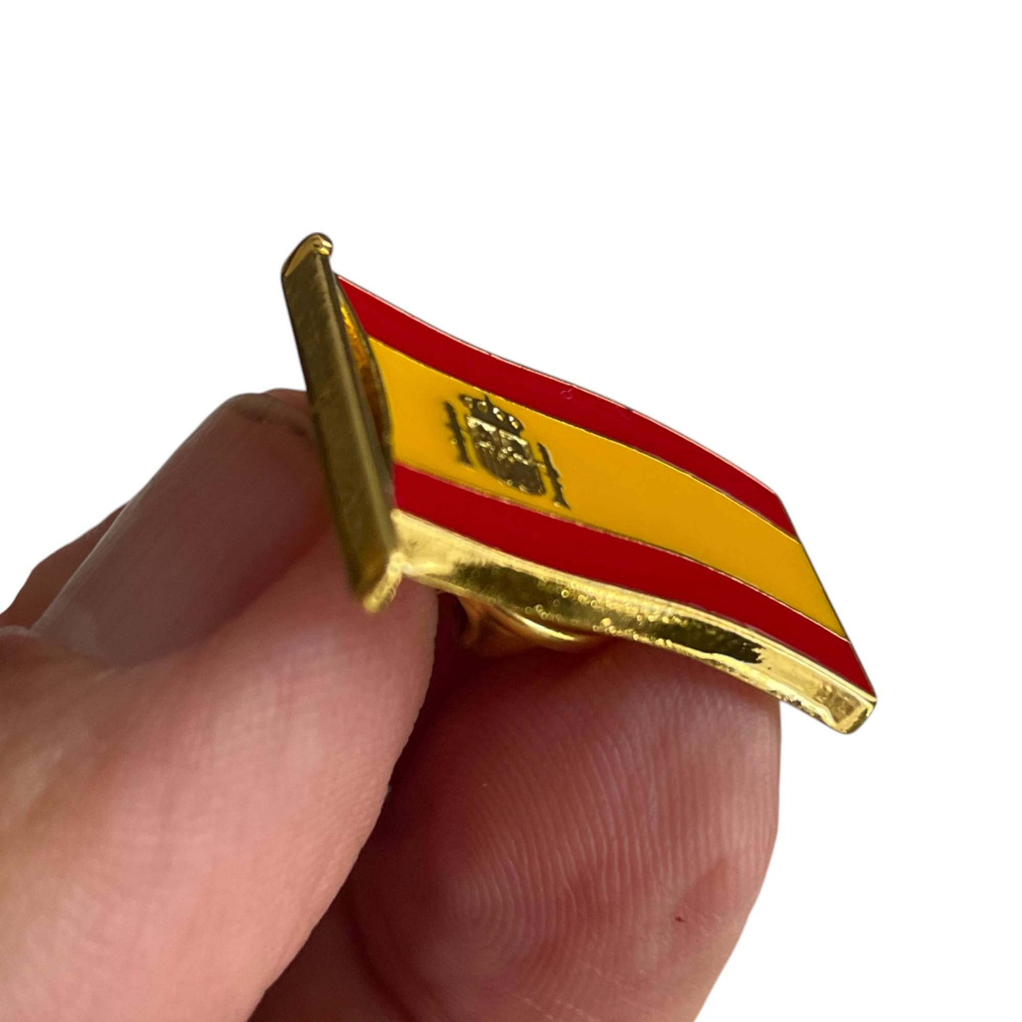 Pin Bandera España Ondeante Mástil Escudo Nacional Aleación Zamak 3,5x2 cm Broche Solapa Enganche Mariposa