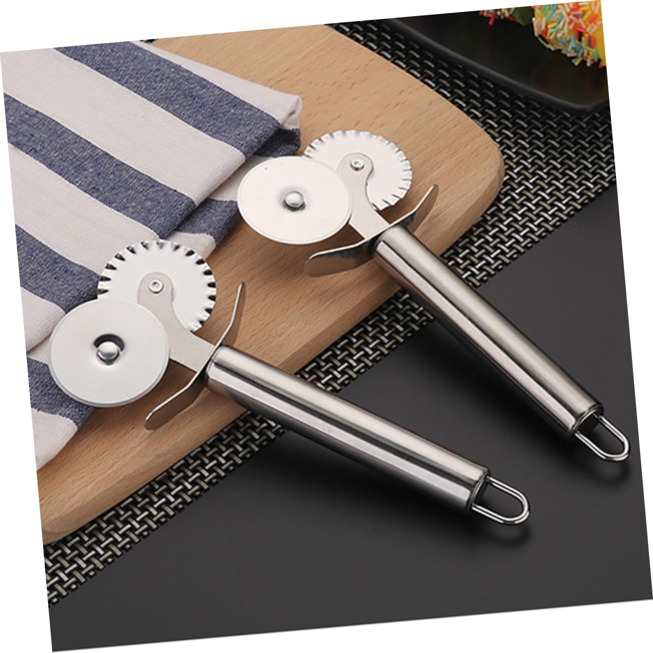 BESTOYARD Stainless Steel Pizza Cutter Pastry Slicer Wheel Pizza Cutter Lace Dough Lace Hob Stainless Steel Roller Double-headed Pizza Cutter, 18.50X7.50X1.20CM
