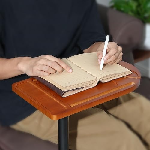 Miniatura 4 de Mesa giratoria de 360 para sofá con brazo de sofá, mesa auxiliar ajustable en altura para cama o silla con ranuras para teléfono y tableta, mesa de