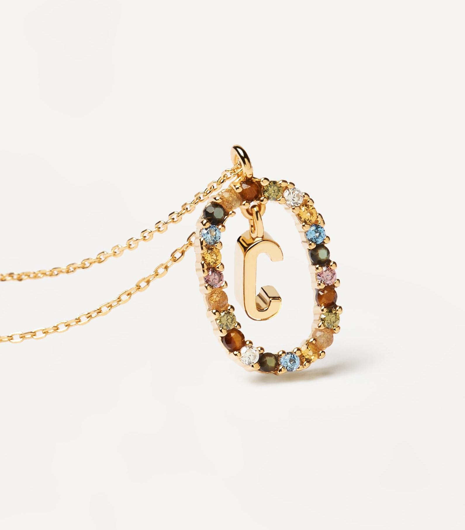 PDPaola Halskette mit dem Buchstaben C aus 18 Karat goldplattiertem Sterling Silber mit Edelsteinen und Kristallen, CO01-262-U