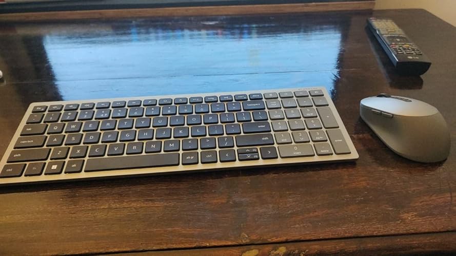 Dell KM7120W Compact Wireless Keyboard and Mouse Set
