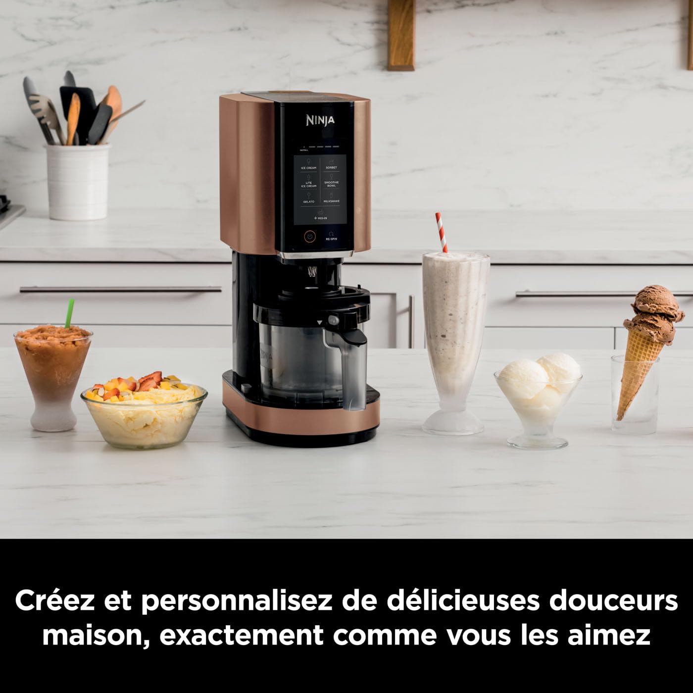 Ninja Creami Machine a glace et Sorbetière, 7 programmes, 3 pots avec couvercle, Livre de recette, Pièces Amovibles Lavables au Lave-Vaisselle, Noir/Cuivre NC300EUCP