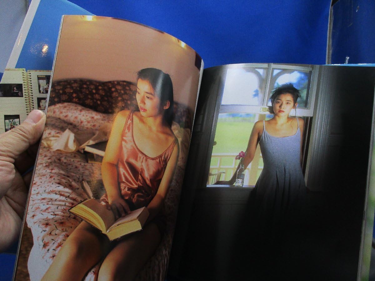 Amazon.co.jp: 石田ゆり子 写真集 Yuriko's Notebook 1991年初版
