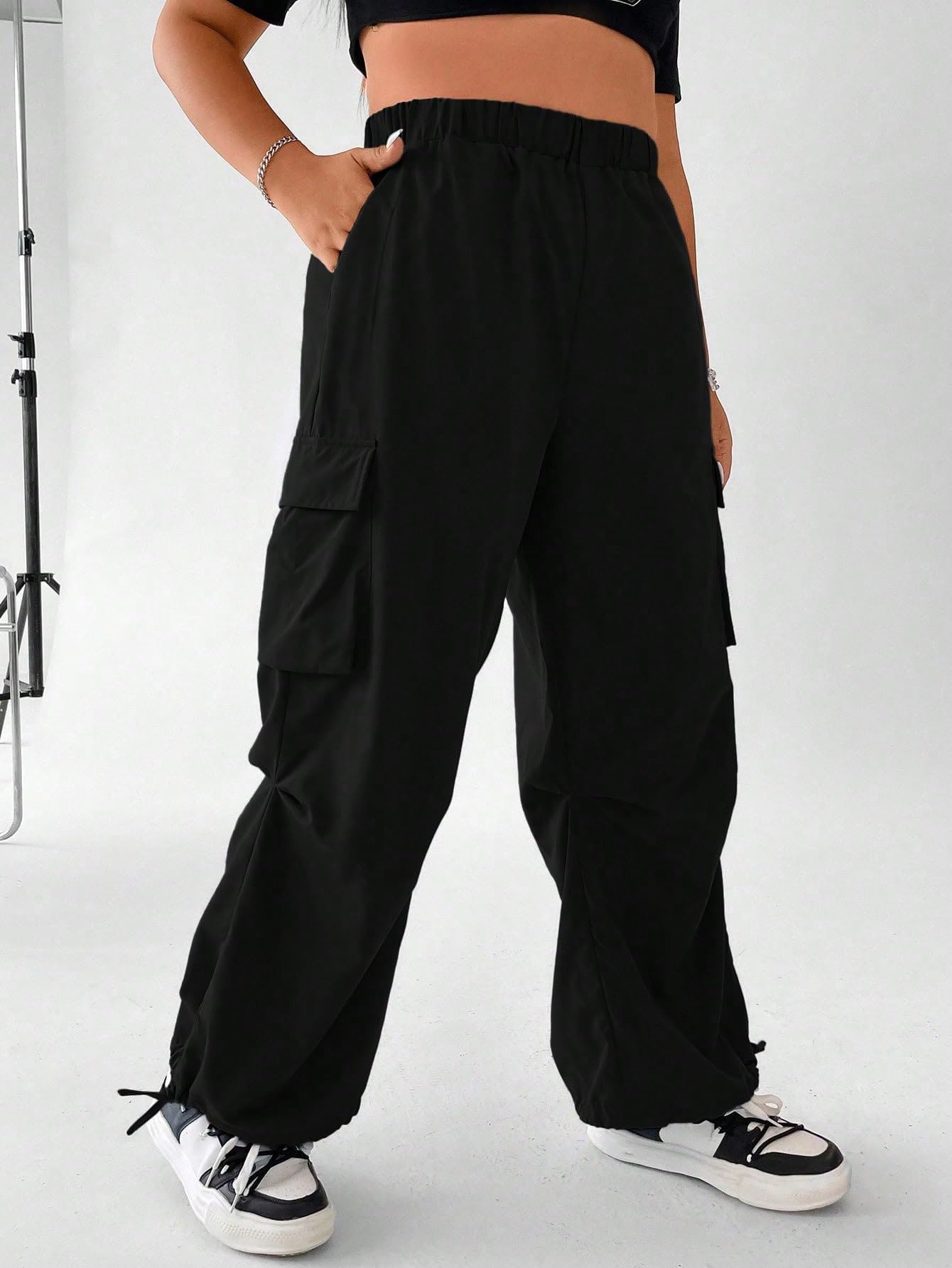 OYOANGLE Women's Plus Size Elastic High Waist Flap Pocket Cargo Pants Streetwear Loose Baggy Trousers with Pocket