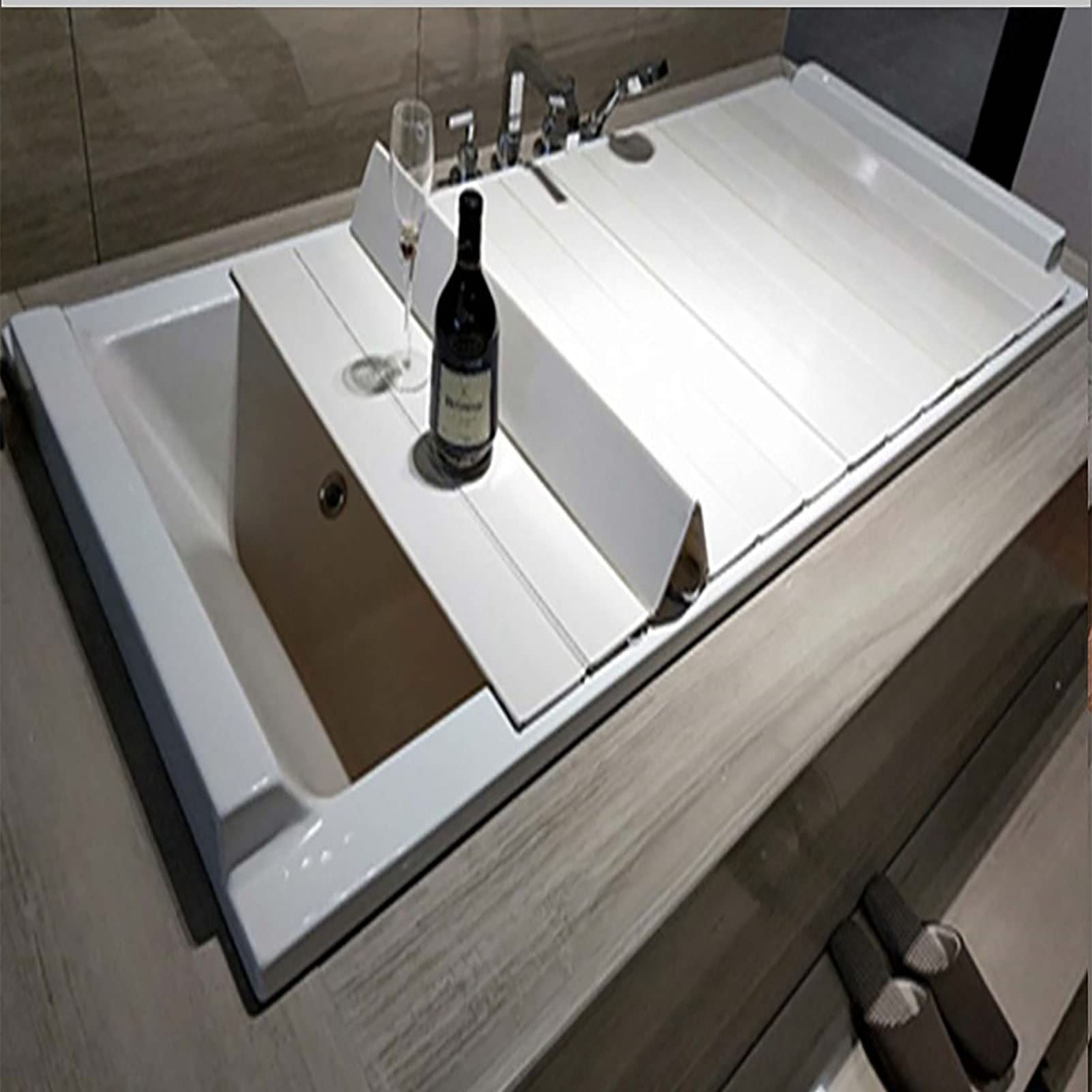Couverture de baignoire anti-poussière pour garder une eau propre