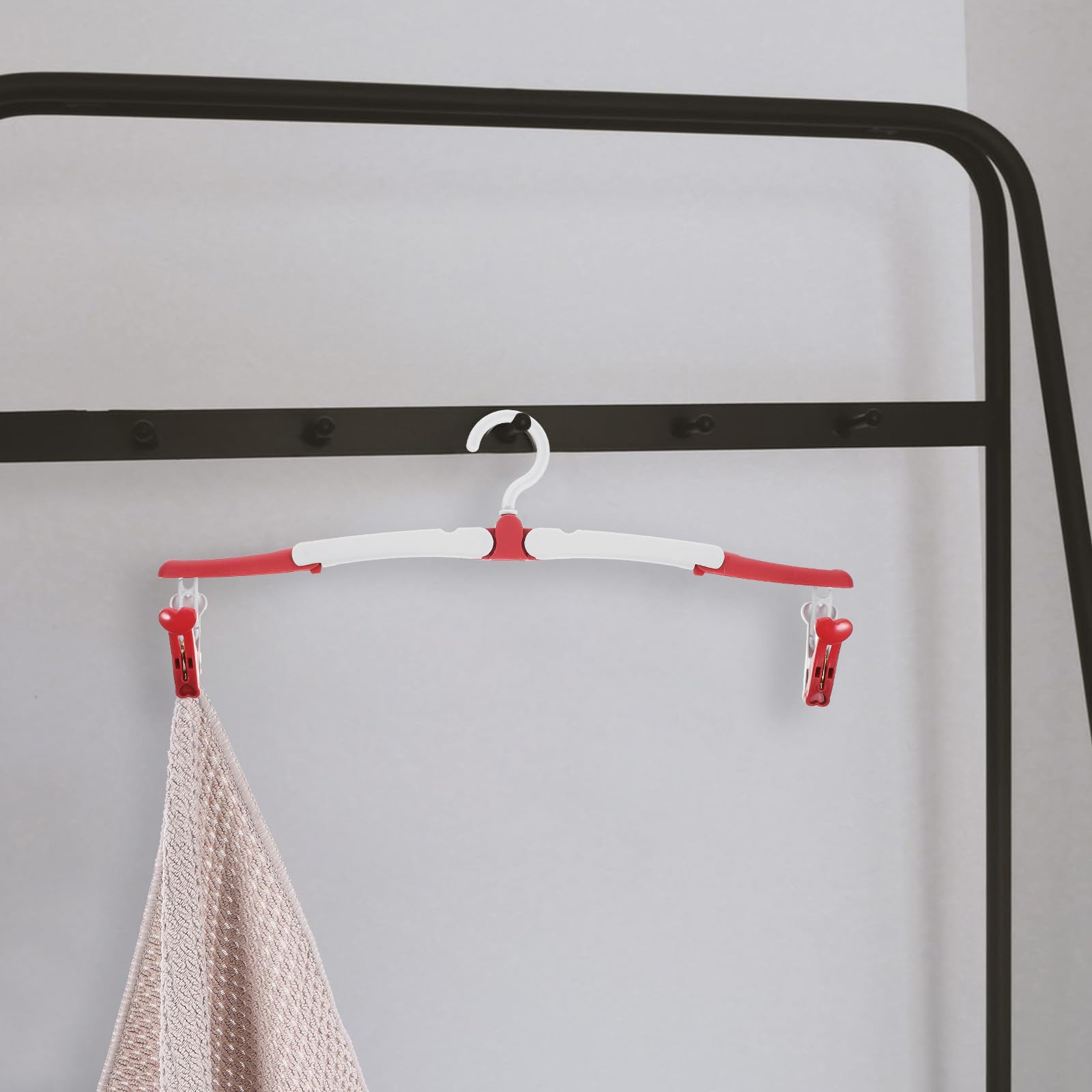 Gadpiparty Faltbare Reisekleiderbügel mit Klemmaufhängern aus ABS 5 Stück Kompakt und Leicht für Platzsparendes Packen im Koffer und Übernachtungstaschen