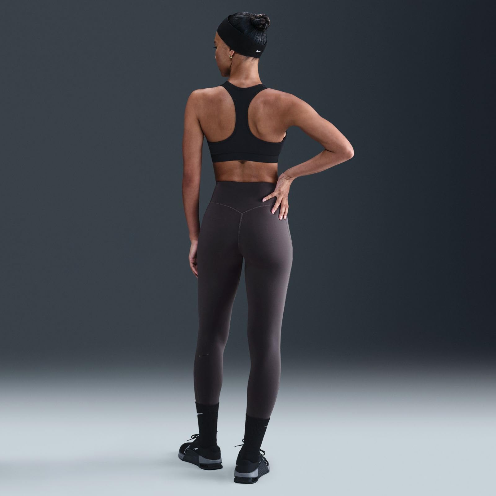 Nike Universa Leggings mit mittlerem Halt und hohem Taillenbund für Damen, HQ6810
