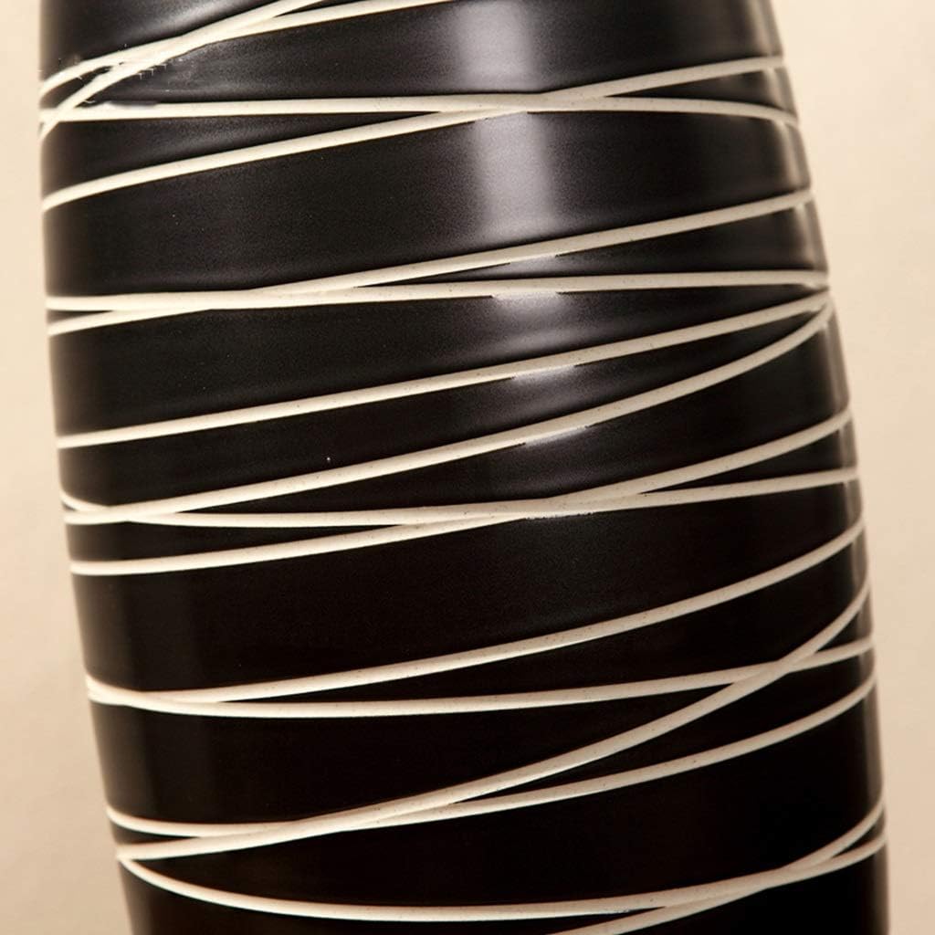 中国 黄釉 刻神獣纏枝花弁文 長顎瓶 在銘 V 7128A 中国 黄釉 刻神獣纏