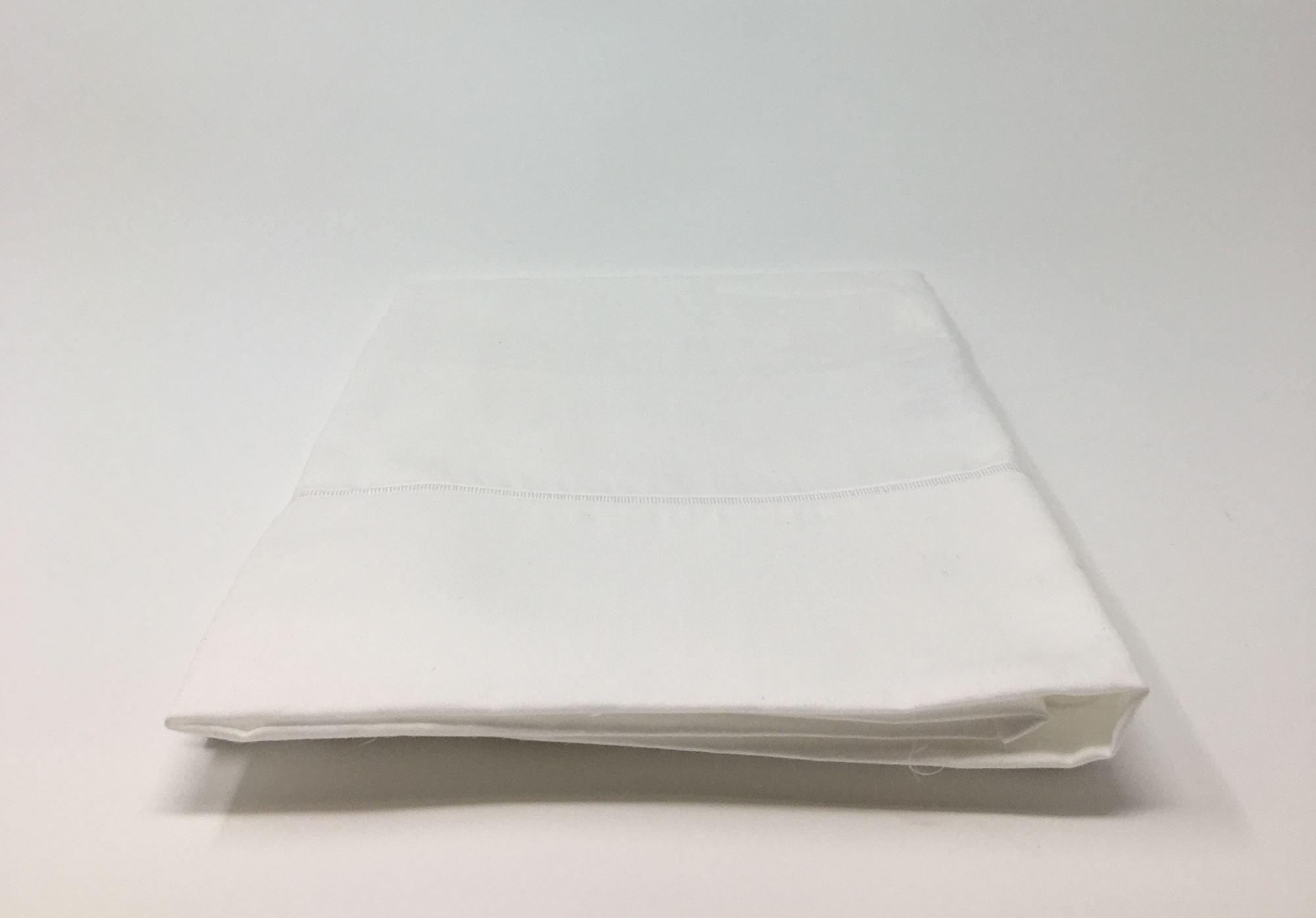 Belledorm White Egyptian Cotton Housewife Pillowcase - 400 Thread Count - Standard (White)
