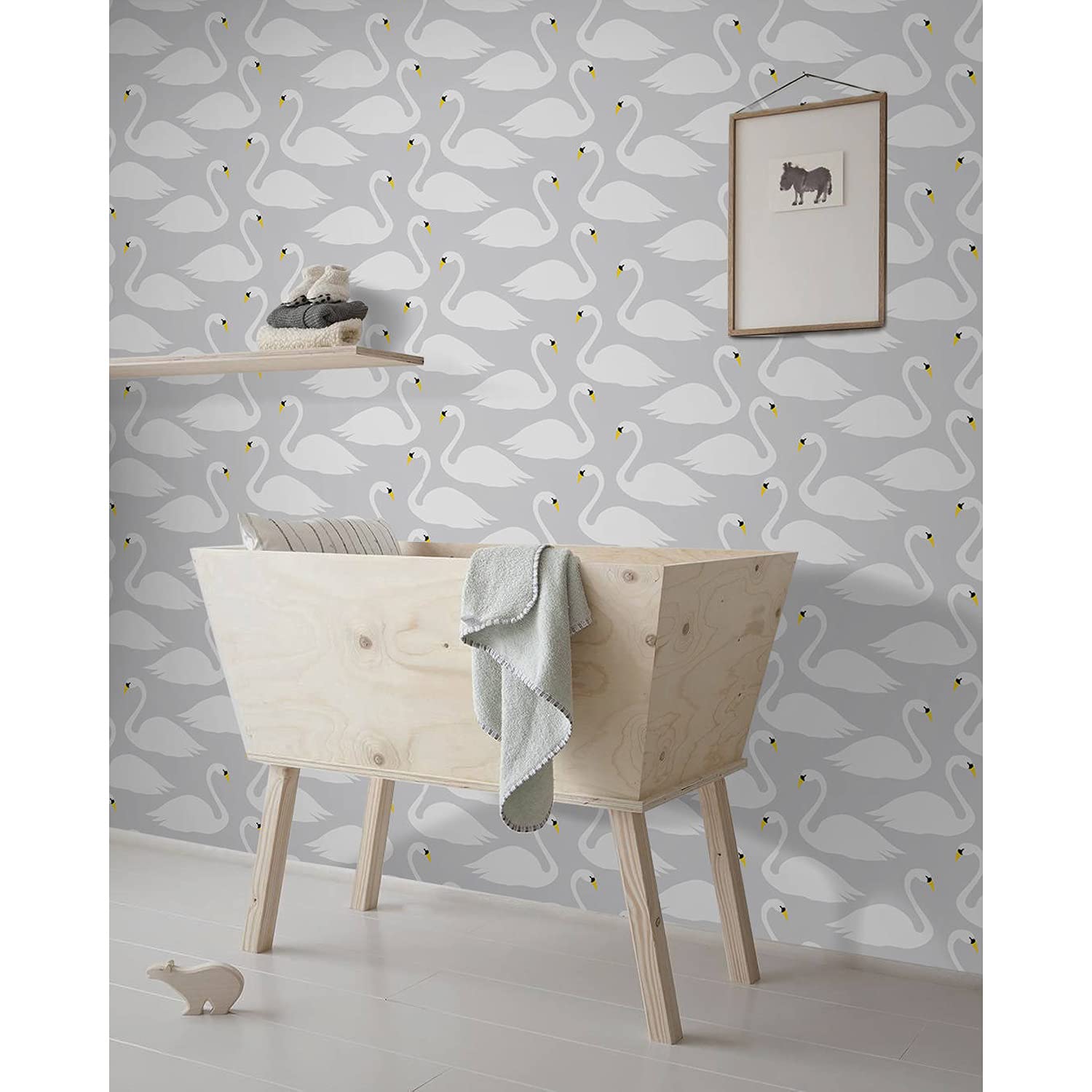 Papier peint cygnes grand format pour masquer les défauts des murs de salon