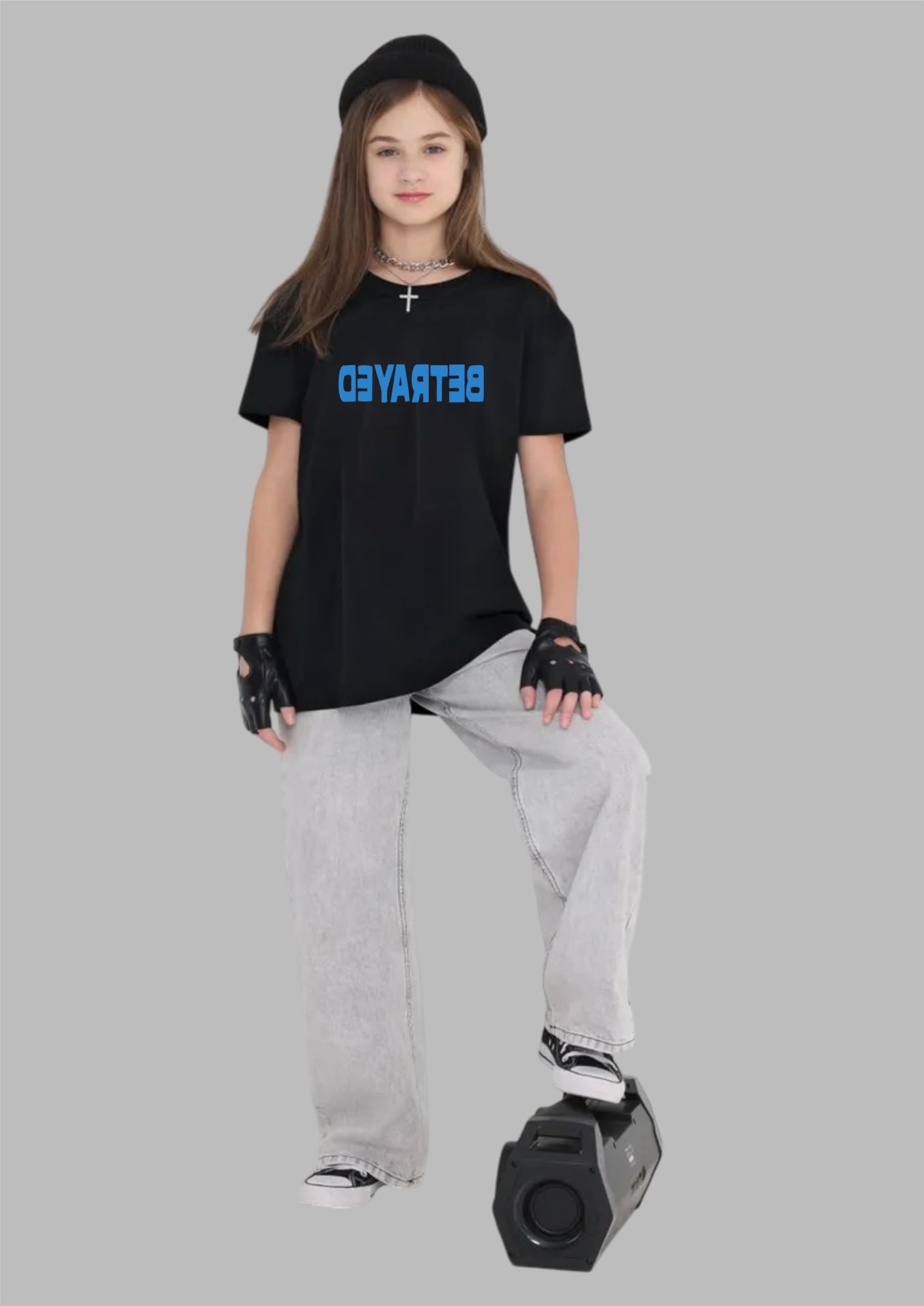 Uniplanet Store Camiseta negra de mezcla de algodón, media manga, ajuste regular, espalda traicionada, estampada, color negro