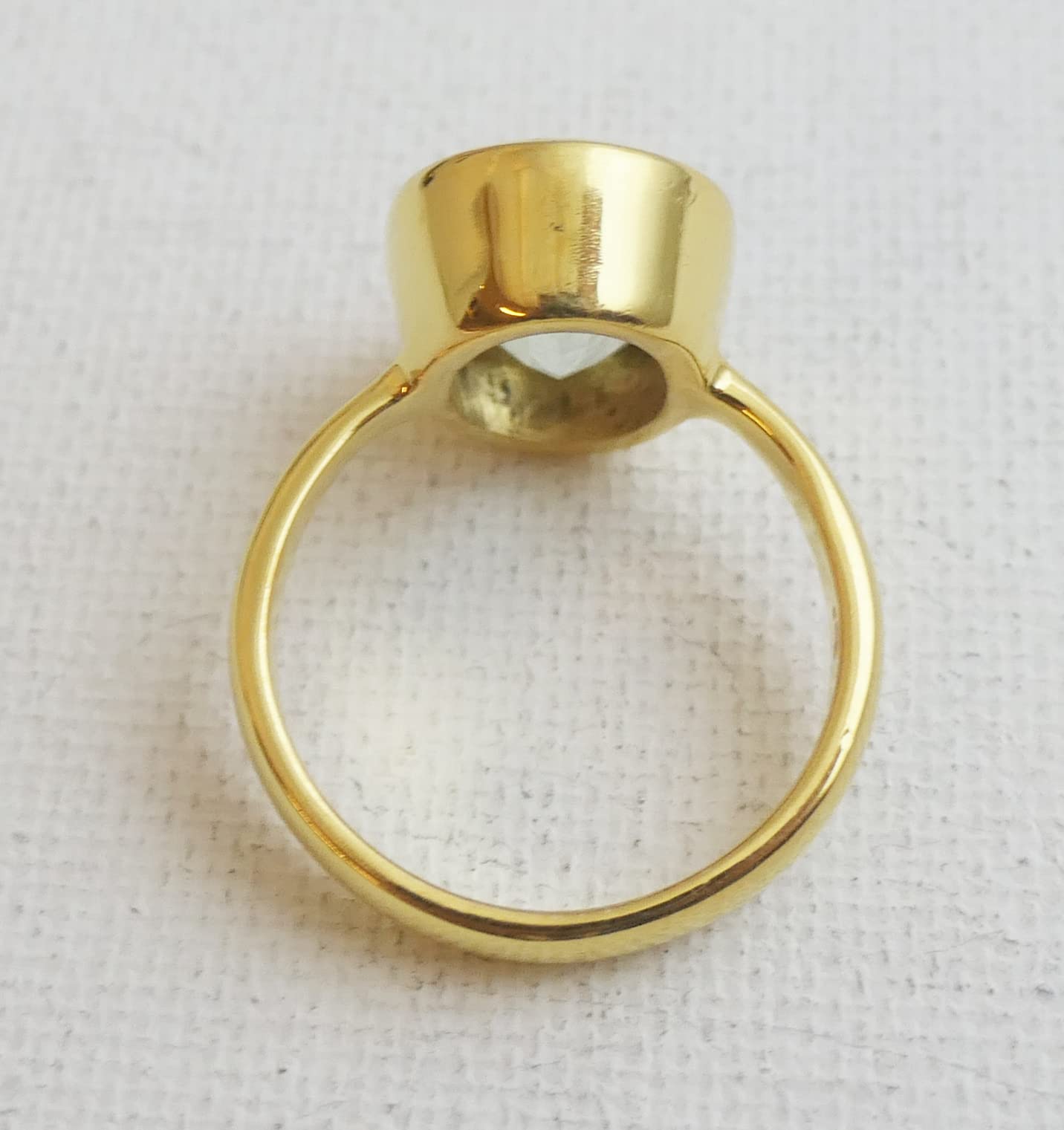 Anello in argento sterling placcato oro con ametista verde