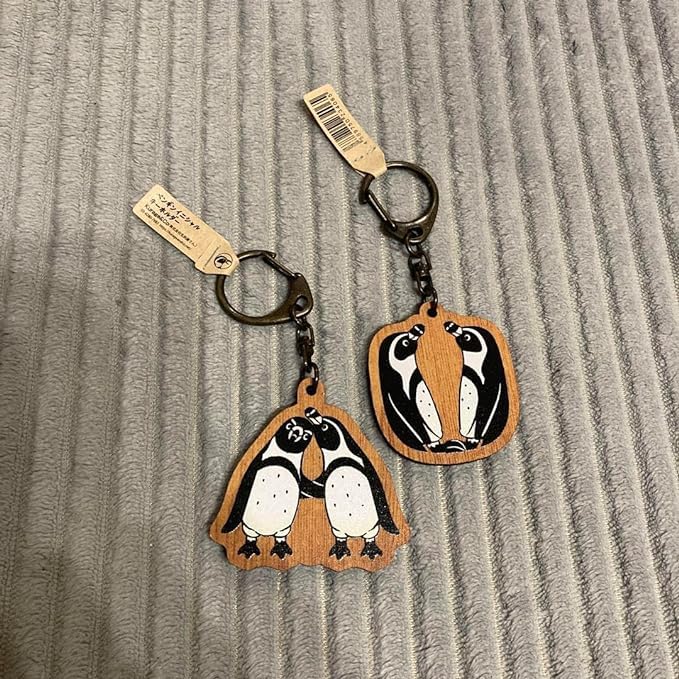 Amazon.co.jp: 江ノ島水族館 イニシャルキーホルダー ペンギン