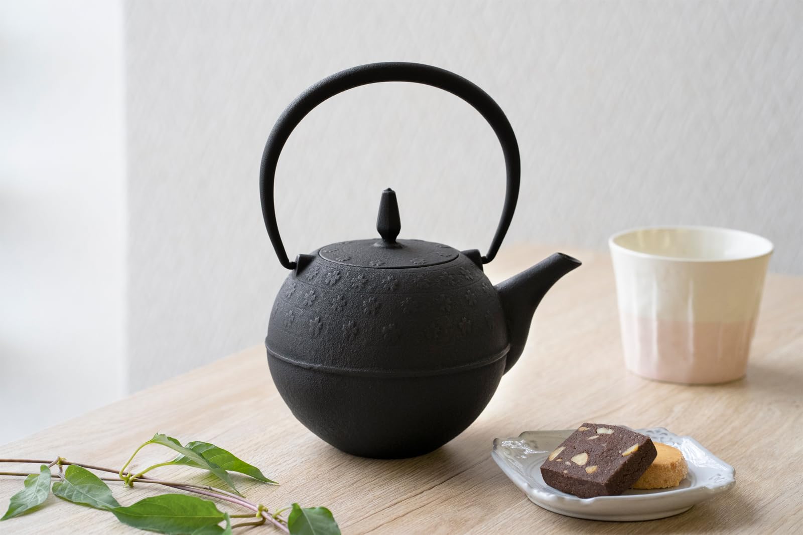 Amazon｜池永鉄工(Ikenaga Iron Works) 鉄急須 0.6L 南部鉄器 黒 日本