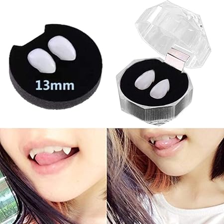 Amazon Mnoel 憧れの可愛い口元 付け 八重歯 1 3cm ハロウィン コスプレ ドラキュラ キバ 牙 歯 付けキバ 小悪魔 コスプレや仮装パーティーで バンパイア 仮装 グッズ コスプレ 仮装 通販