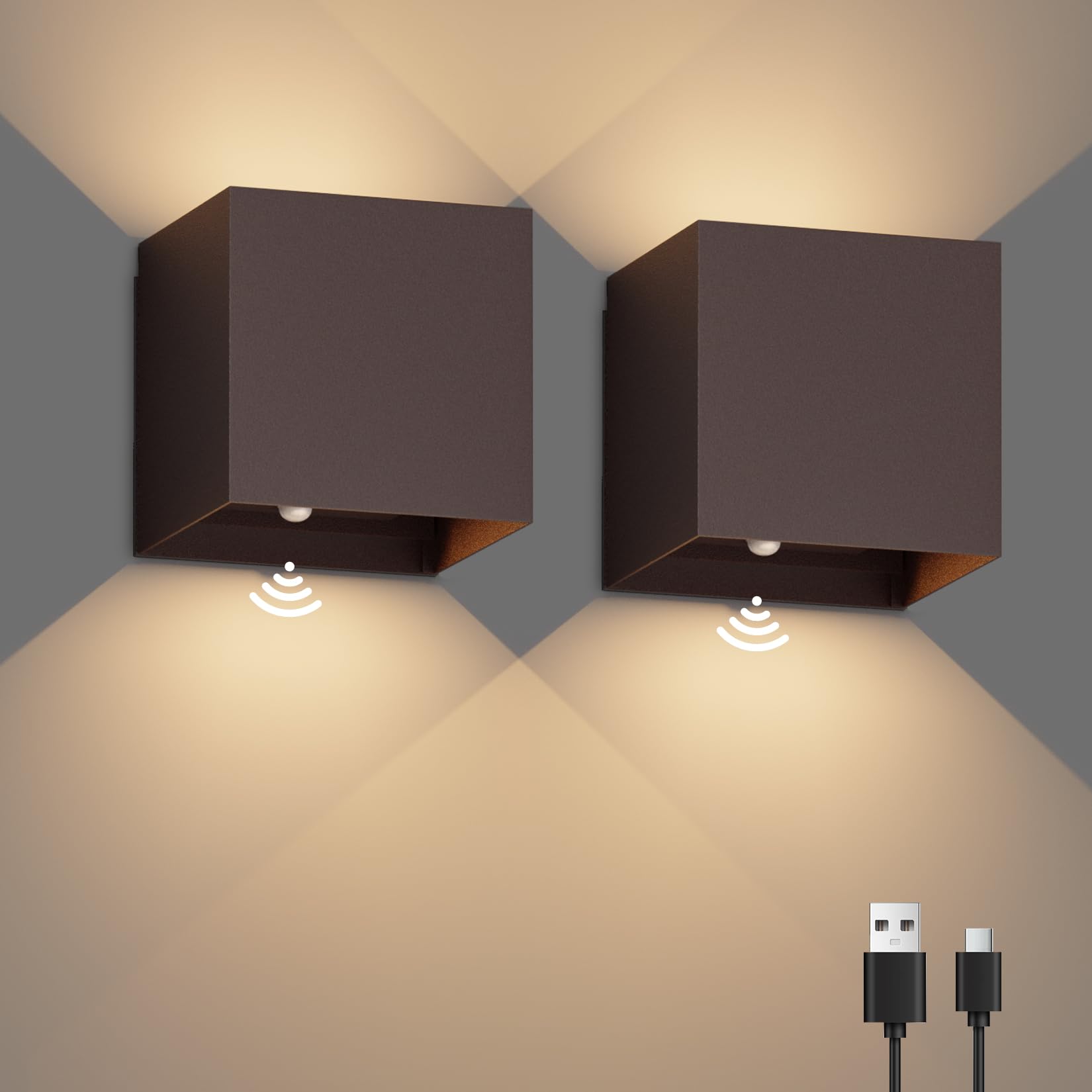 K-Bright 2PCS Aplique de Pared Interior con Sensor de Movimiento, 5W USB recargable LED Lámpara de Pared sin cable con Interruptor, Ángulo de haz Ajustable Iluminación de Pared, 3000K, Bronce