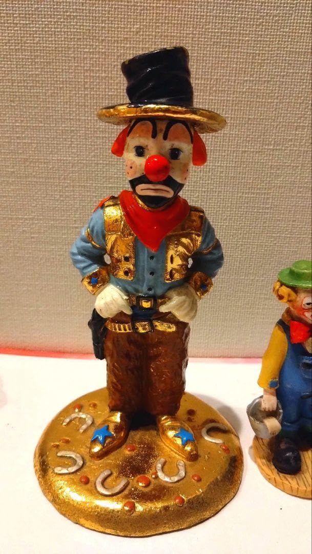 ロンリー ヴィンテージ　置物 Amazon.co.jp: アンティークロンリー ピエロ 置物 : ホーム＆キッチン