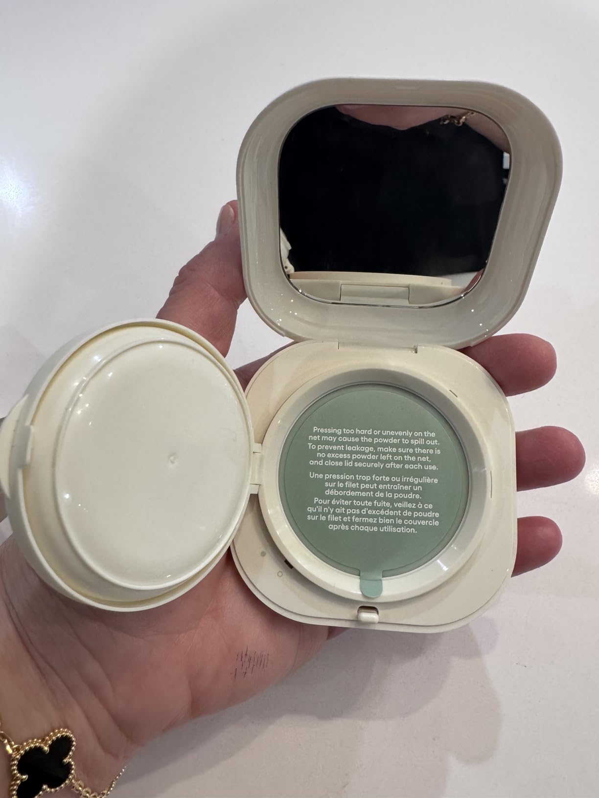 LANEIGE Neo Blurring Powder: Korean Shine Control Compact with Pore Blurring, Smoothing Finish & Travel-Friendly, No Spill Packaging