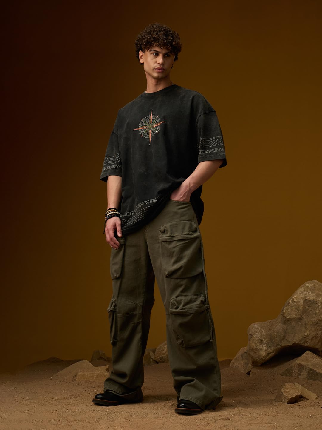 The Souled Store Nomad Kompass für Herren und Jungen, kurzärmelig, Rundhalsausschnitt, Anthrazit, bestickt, Kompass, lässig, schulterfrei, Streetwear, super groß