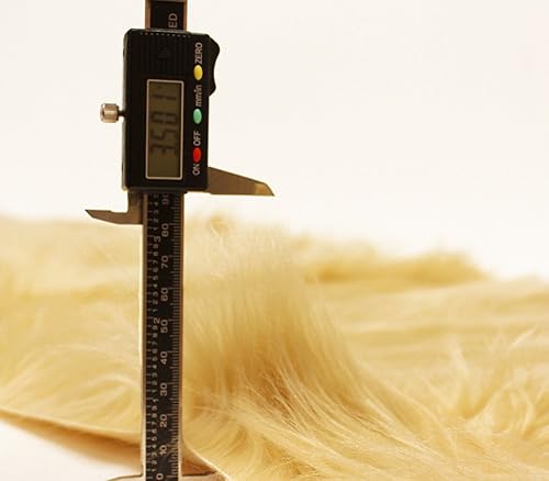 Miniatura 4 de Tela de piel sintética de pelo largo Gorilla Camel / 60 pulgadas de ancho/vendido por The Yard