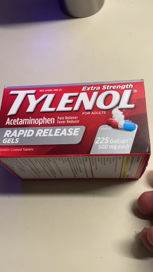 Tylenol Extra Strength Pain Relief Pills, Fast, Strong Pain Relief, Acetaminophen 500 mg Caplets, Pain Reliever & Fever Reducer Medicine for Headache, Backache, Toothache & Minor Arthritis, 100 Count