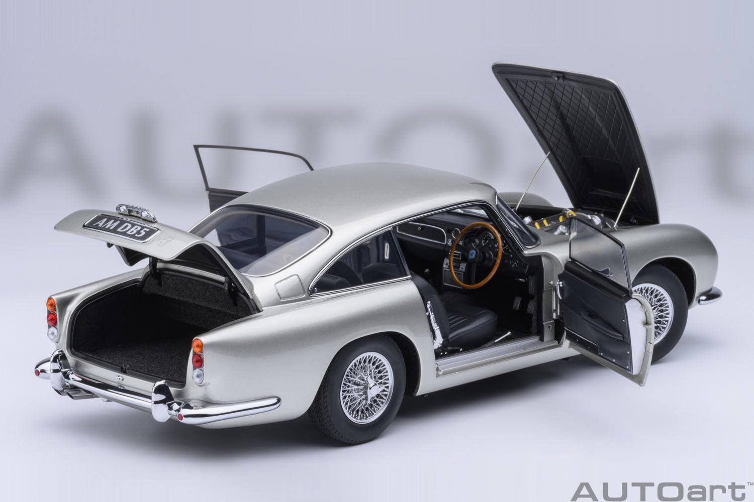 Amazon.co.jp: オートアート (AUTOart) 1/18 アストンマーチン DB5