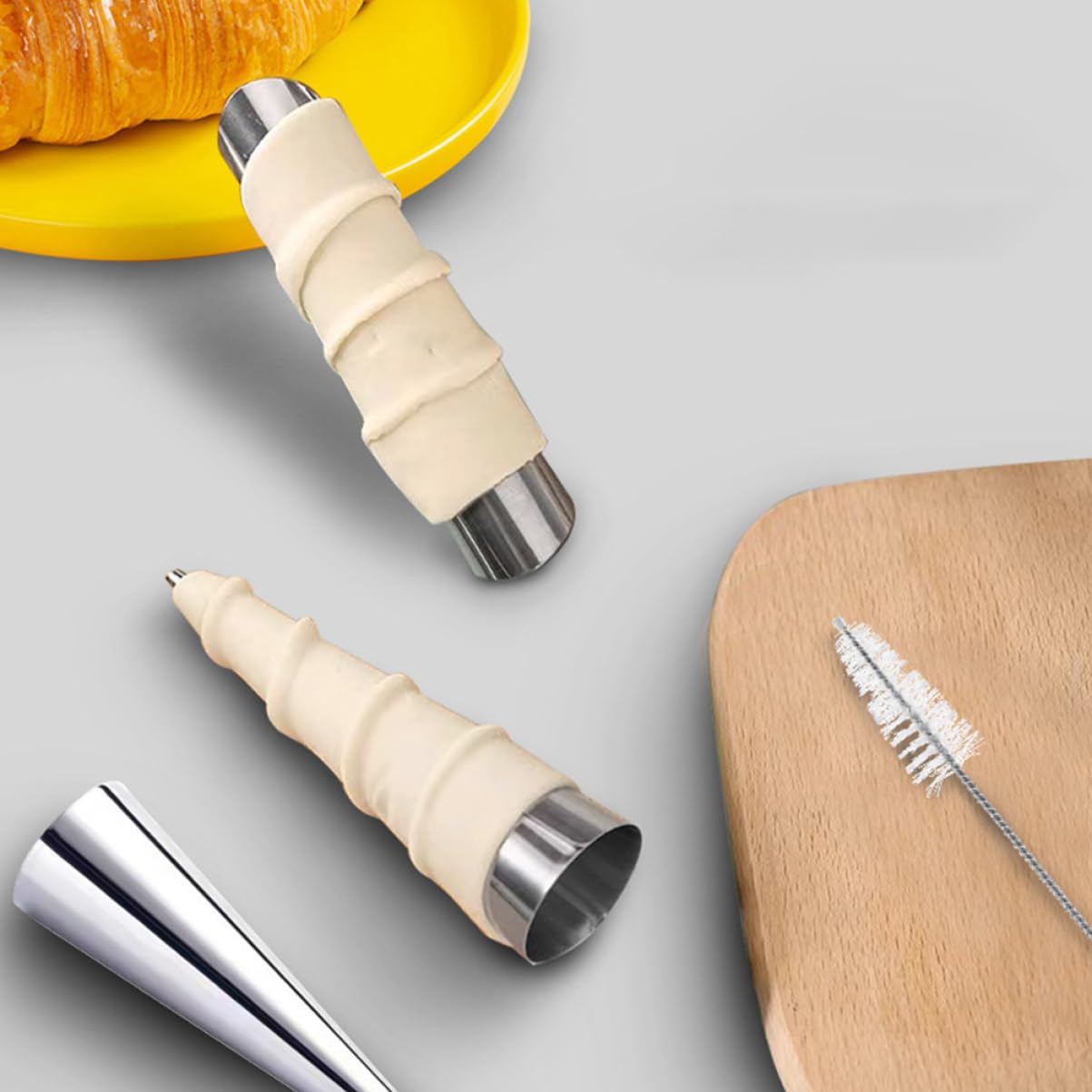 Mikinona 1set Stainless Steel Pastry Cream Horn Molds Baking Tool for Croissants Appetizers Reusable Horns Molds for Making Storage for Baking Enthusiasts