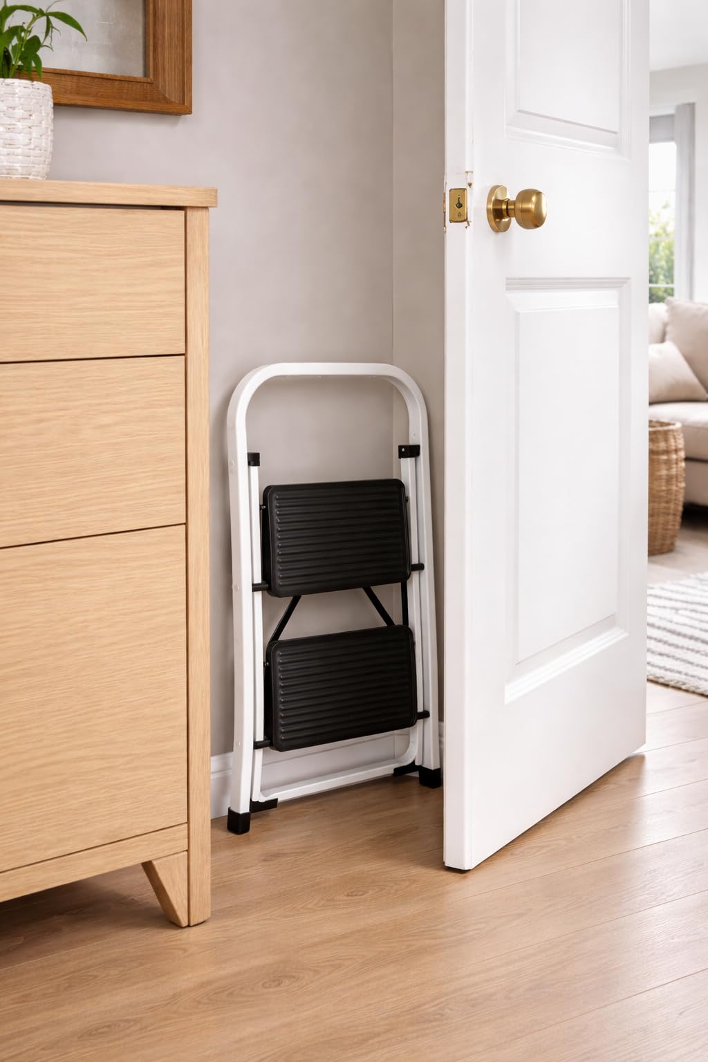 Escalera Plegable de Metal Domestica, Taburete Plegable peldaño Extra Ancho y con Apoyabrazos Carga hasta 150 KG, (2p Blanca)