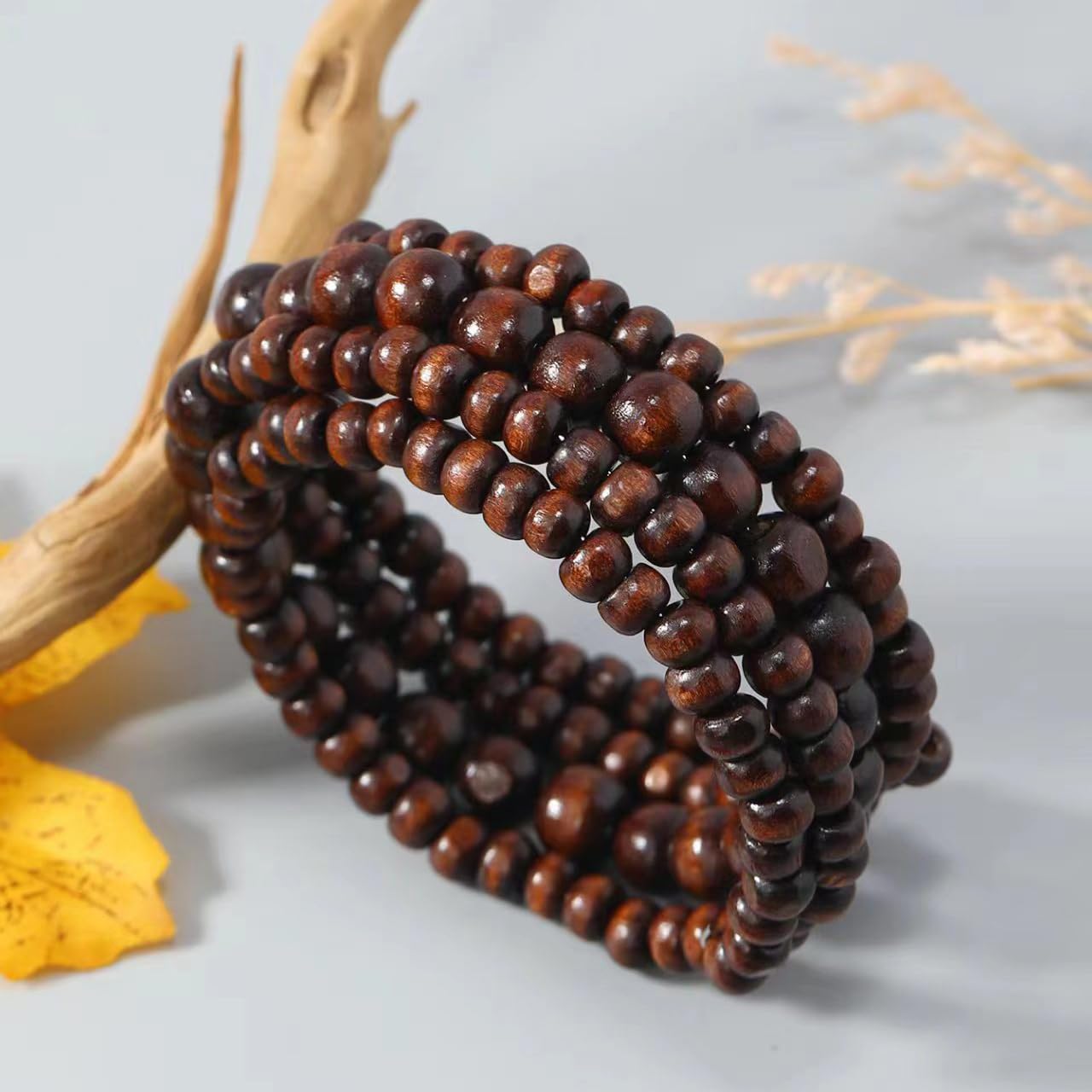 Bracciale Rigido Fatto a Mano con Perline di Legno Naturale, Bracciale Rigido Intrecciato con Motivi Geometrici Spessi per Donna, Gioielli Boho Estivi da Spiaggia.